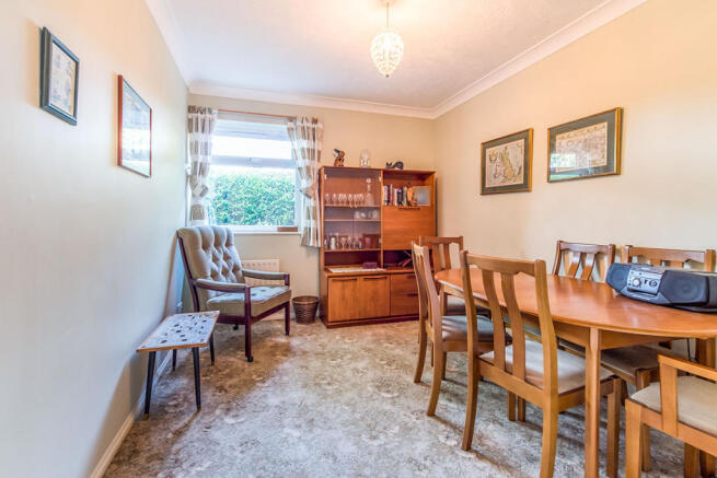 Bedroom2/Dining Room