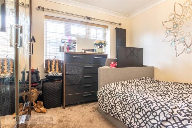 5 bed Semi-Detached for sale Image 11