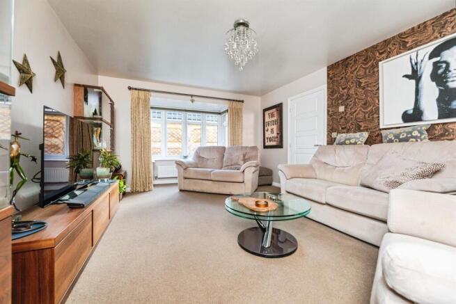 4 bed Detached for sale Image 4
