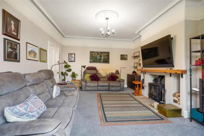 7 bed Semi-Detached for sale Image 6