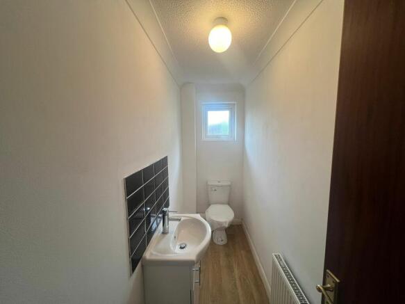 Cloakroom/wc