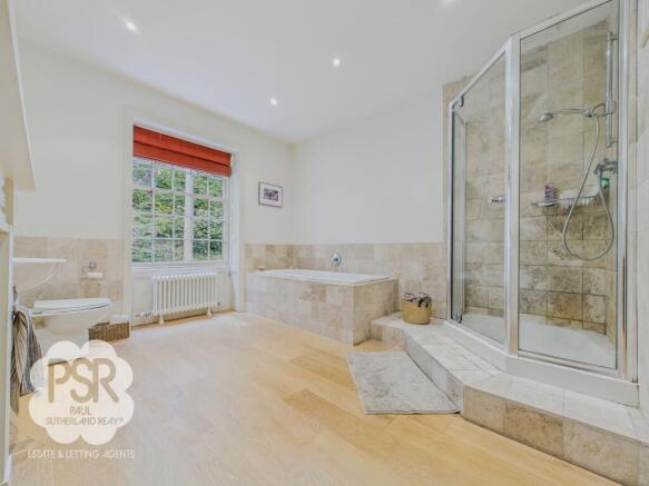 62 - Main Bathroom