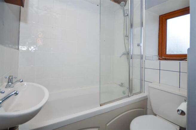 BATHROOM/W.C.