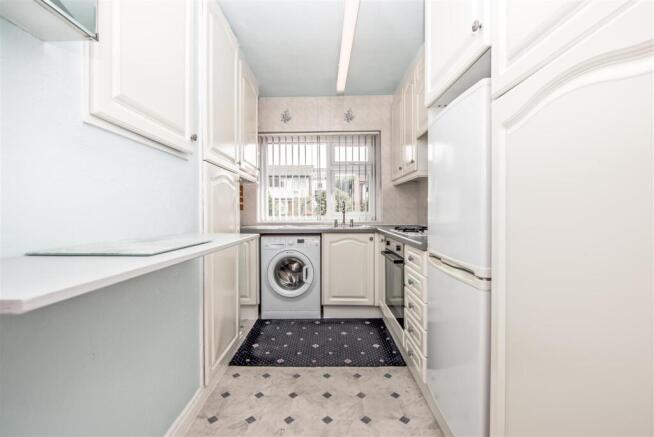 2 bed Semi-Detached Bungalow for sale Image 10