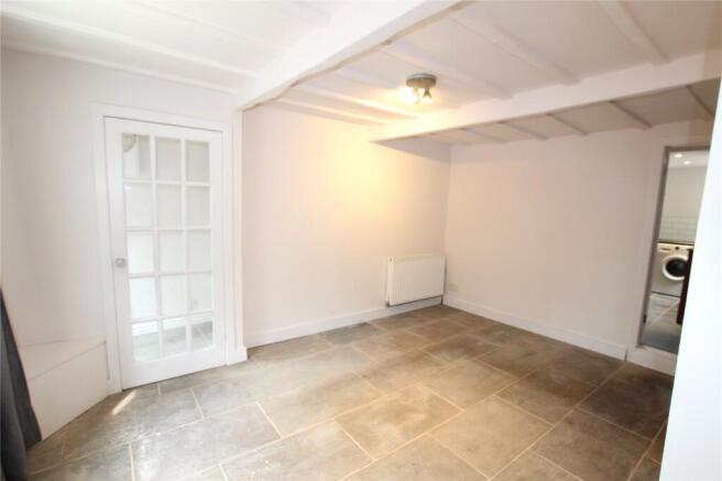 3 bed Terraced to rent Image 4