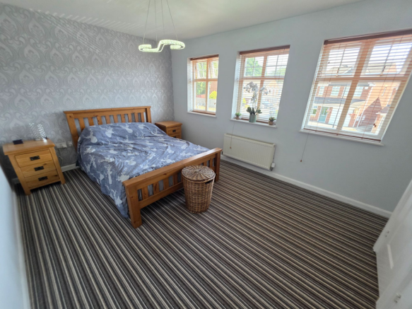 4 bed Detached for sale Image 11
