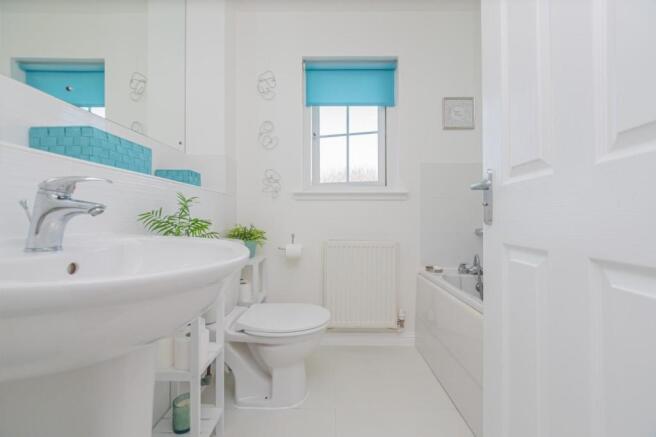 29. Bathroom.jpg