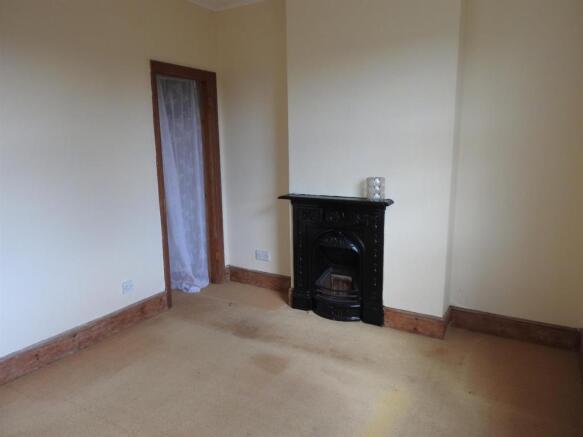 Bedroom 1.jpg