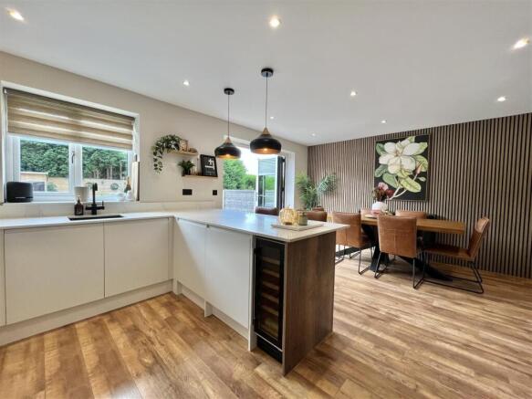 Open Plan Kitchen & Dining Room