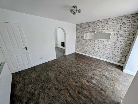 13 Moorpark Avenue dining area 2.jpg