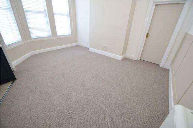 1 bed Apartment to rent Image 4