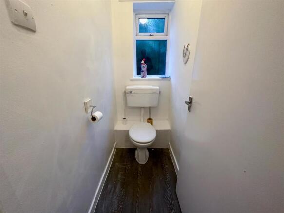SEPERATE CLOAKROOM