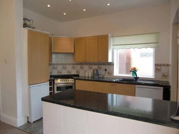 dining kitchen b