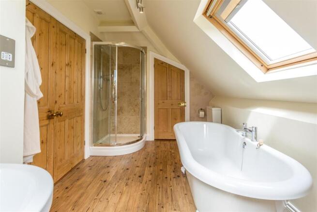 En-Suite Bathroom