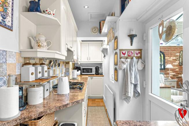 2 bed Semi-Detached for sale Image 5