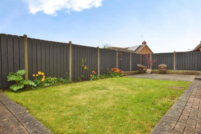97e8a36a-garden.JPG