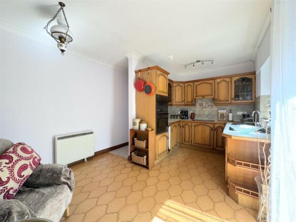 SECOND KITCHEN