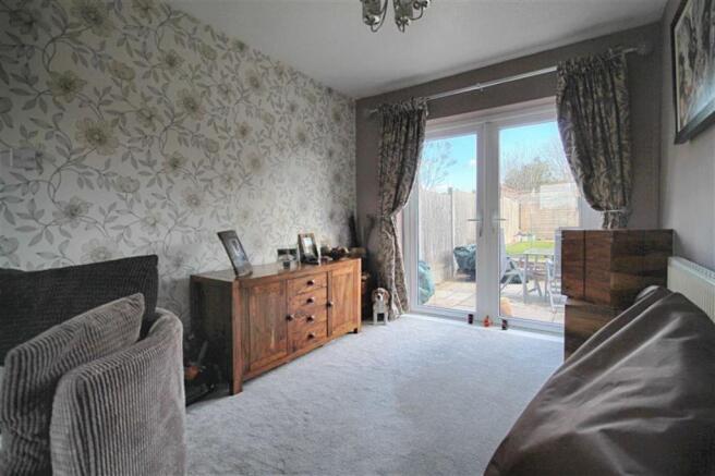 LIVING/DINING ROOM