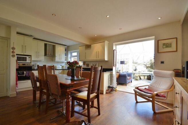 Kitchen/Dining...