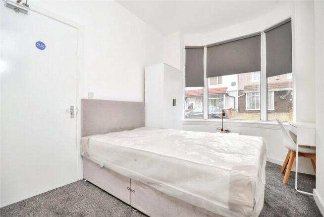 4 bed House to rent Image 4