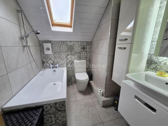 3 bed Semi-Detached Bungalow for sale Image 12