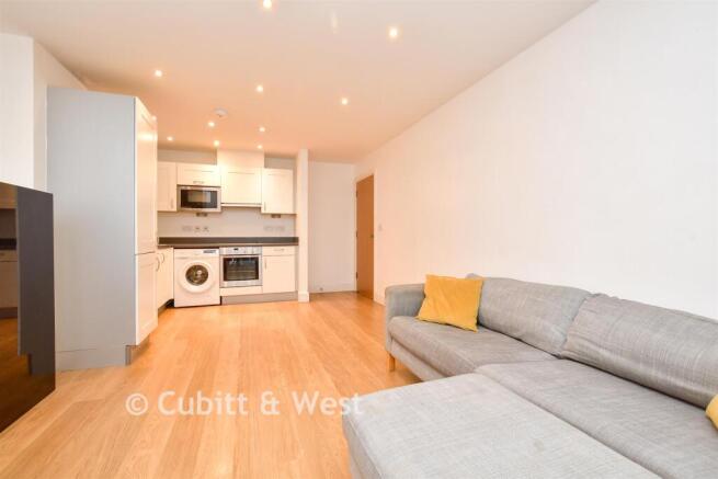 Kitchen / Lounge