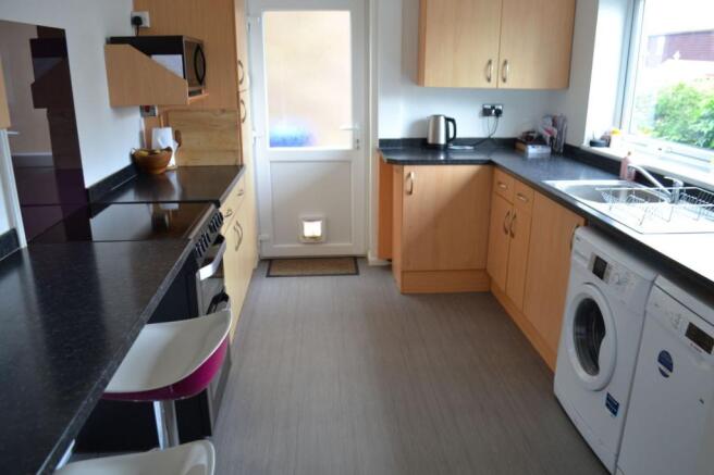 KITCHEN/BREAKFAST ROOM