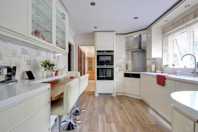 3 bed Detached for sale Image 10