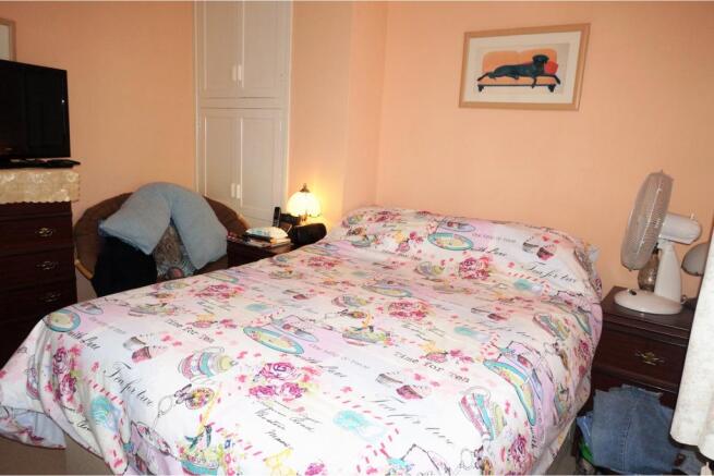 bedroom 