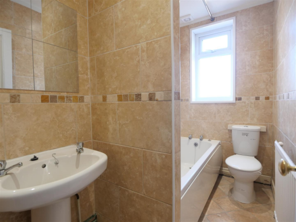3 bed Terraced for sale Image 10