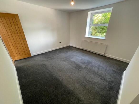 3 bed Terraced to rent Image 12