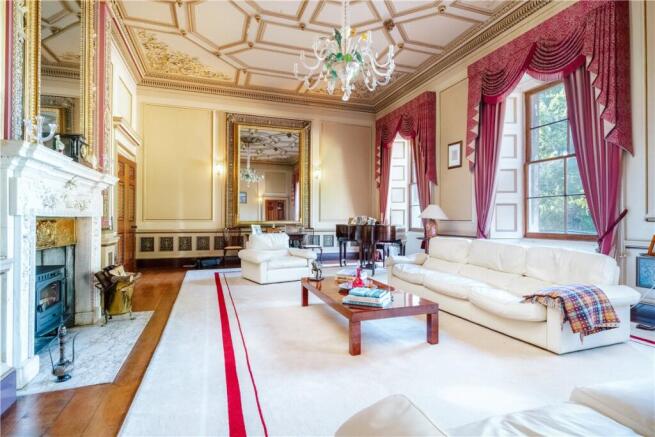 6 bed House for sale Image 4