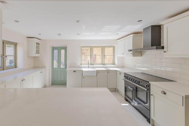 Kitchen/ Breakfast Room