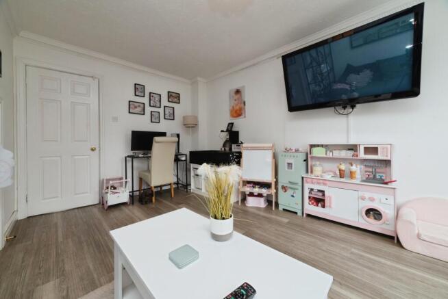 2 bed Terraced for sale Image 8