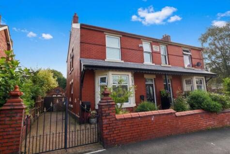 Taylor Street, Hollingworth, SK14