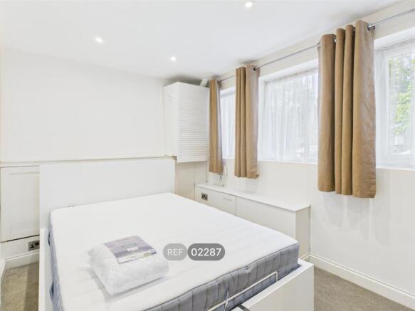 1 bed Apartment to rent Image 11