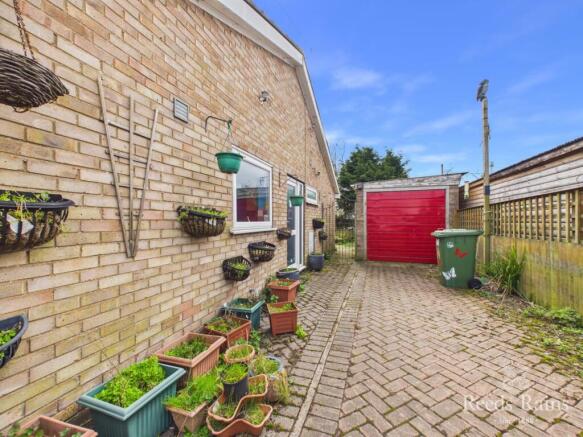 2 bed Bungalow for sale Image 12