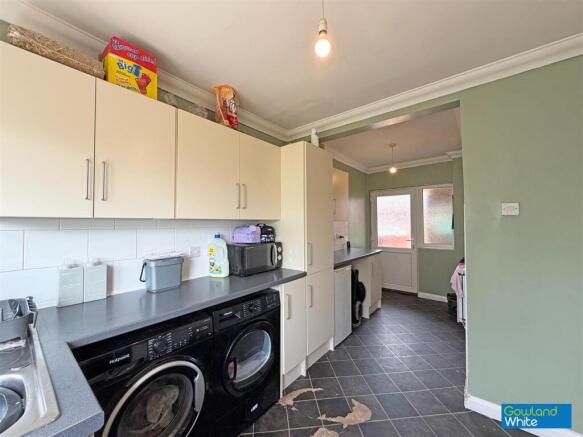3 bed Terraced for sale Image 3