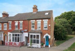 1, Roff Avenue, Bedford MK41 7TF