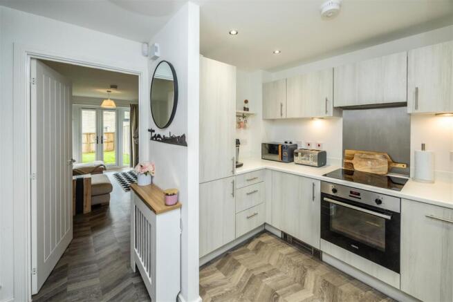 2 bed House for sale Image 6