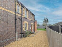 33a, Victoria Park Road, Malvern WR14 2JX