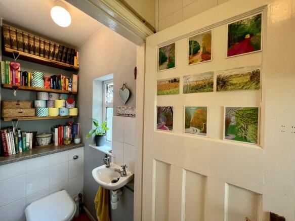 4 Kingsdown - WC..jpg