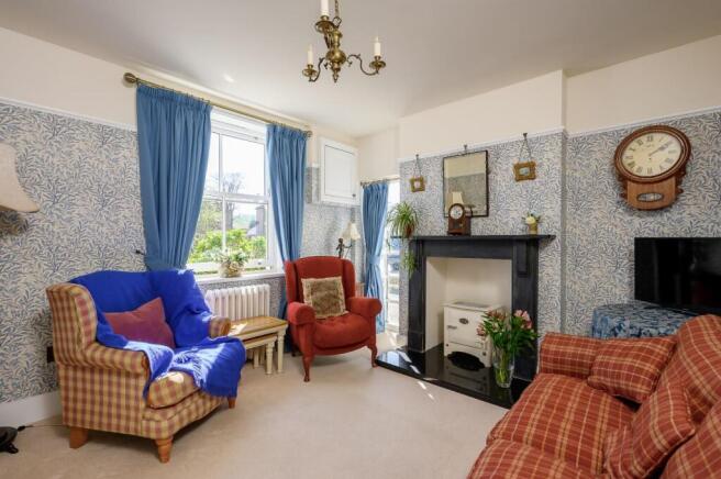 4 bed House for sale Image 12