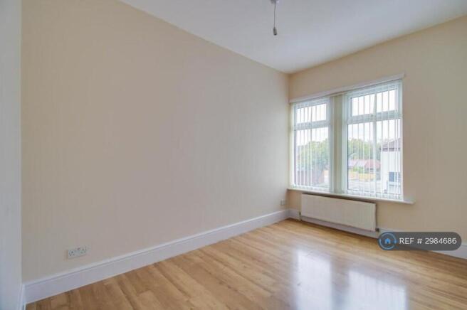3 bed Terraced to rent Image 5
