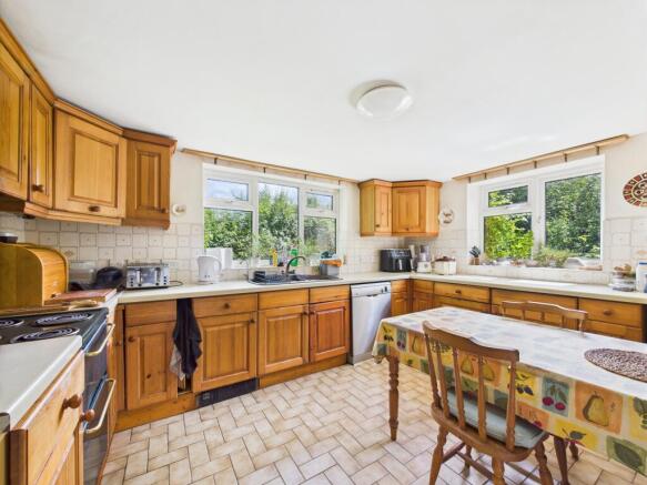 CAM01354G0-PR0553-STILL012