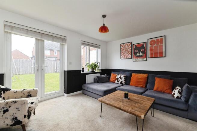 3 bed Semi-Detached for sale Image 6