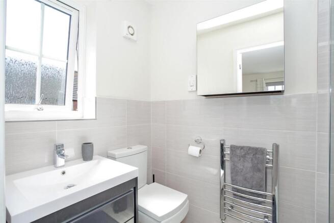 En-Suite 2.jpg