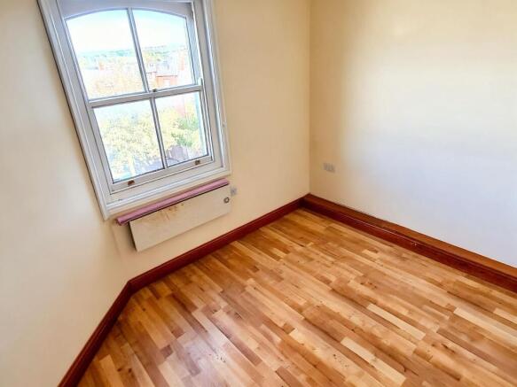 2 bed Flat to rent Image 4
