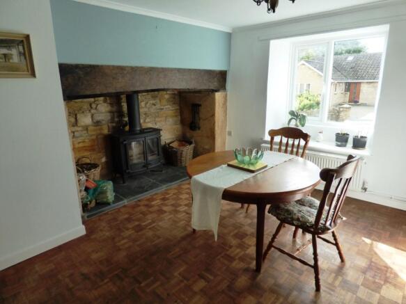 Fireplace dining are