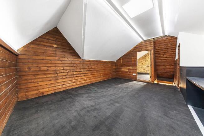 Loft Room (2).jpg